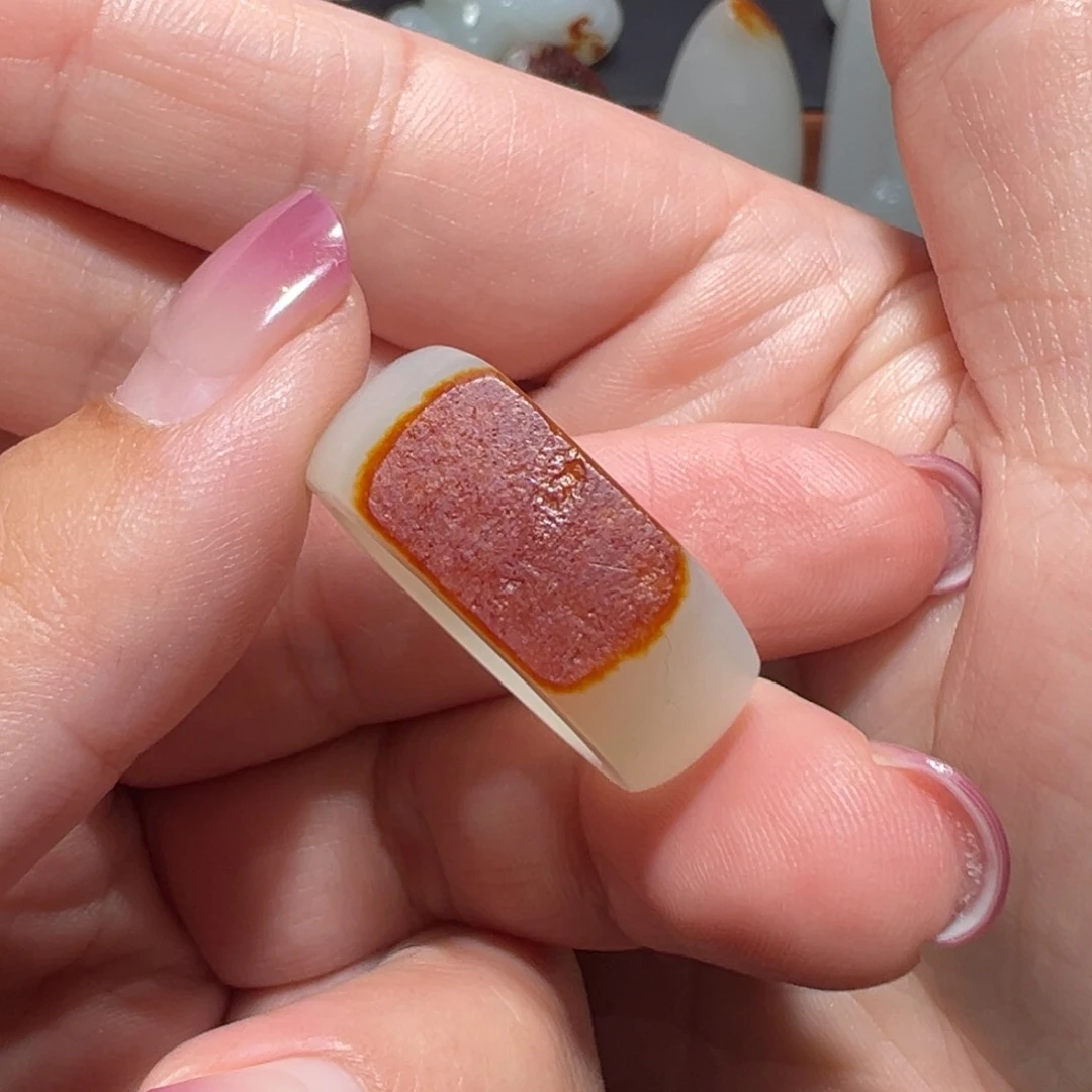 颈饰未镶嵌和田玉老***?