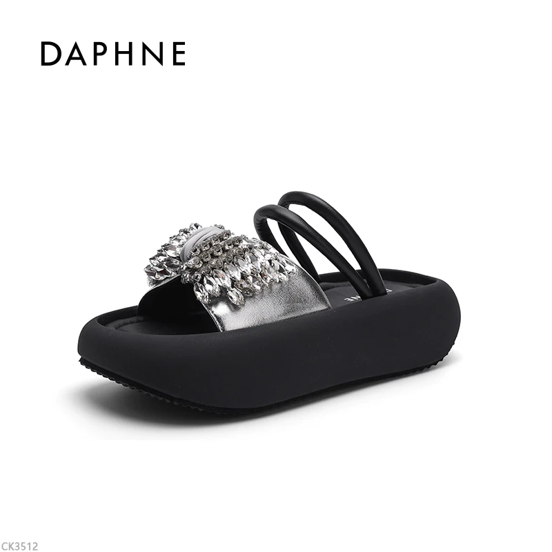 达芙妮时尚一字凉拖鞋女2025夏季新款小个子水钻松糕底百搭露趾L