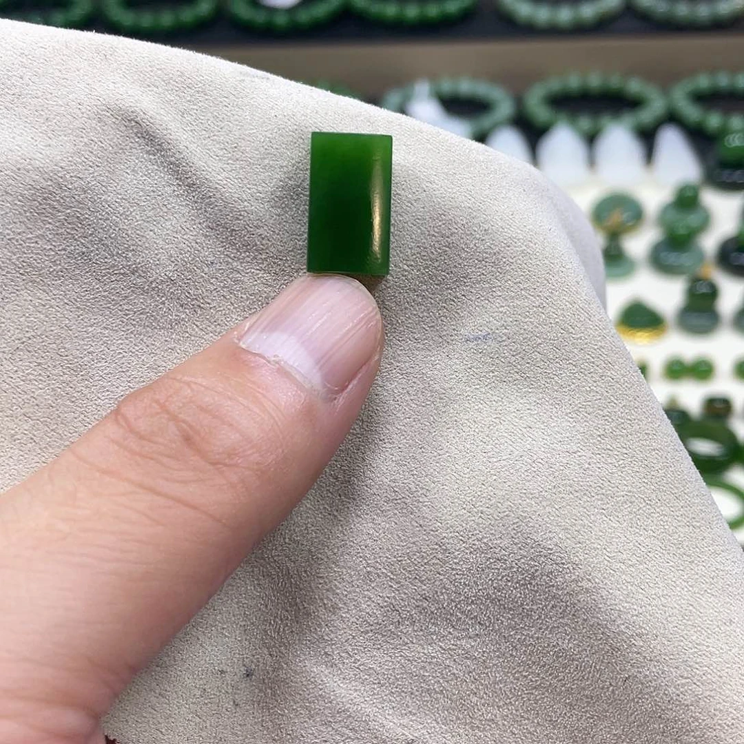 和田玉（碧玉）未镶嵌颈饰