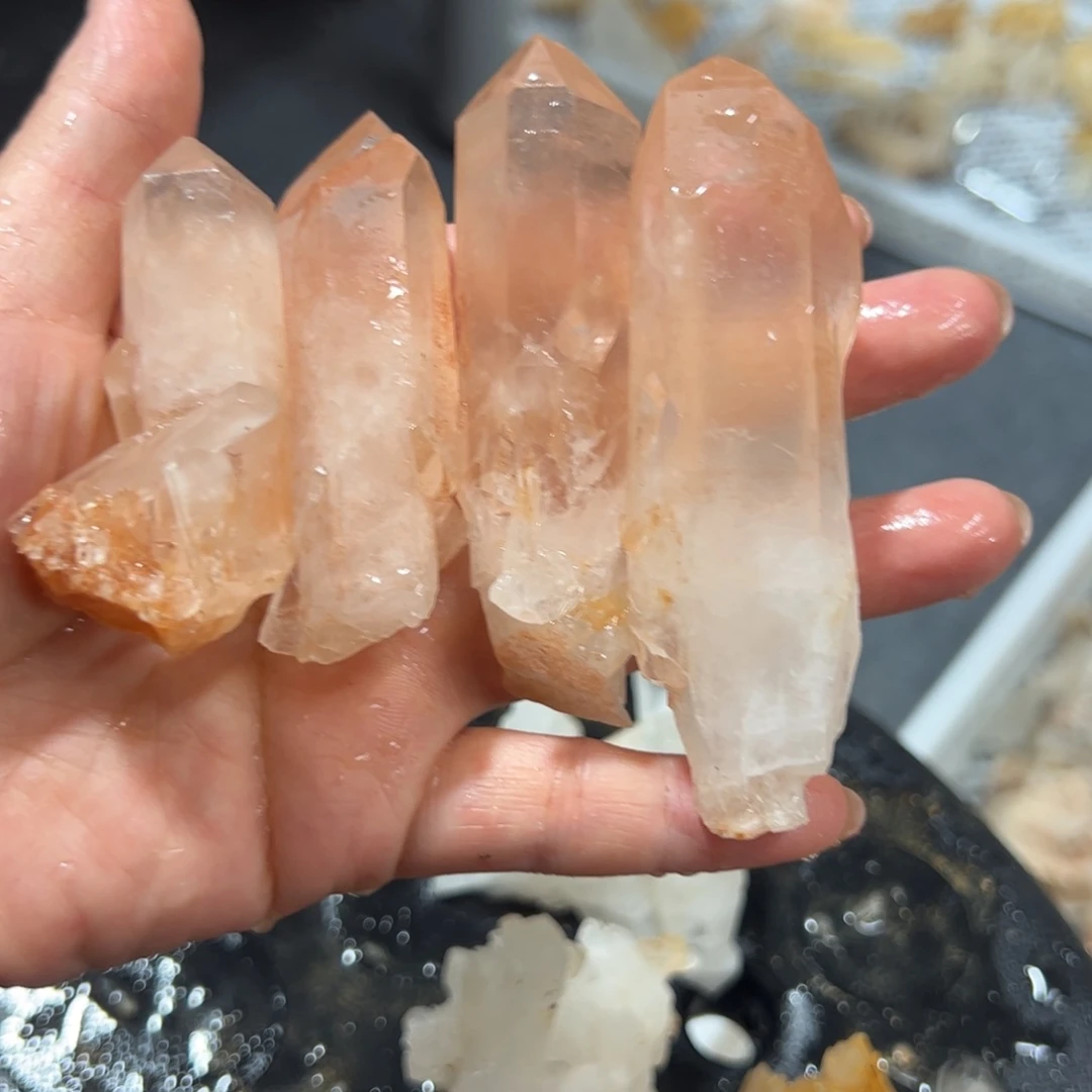 刘***久未镶嵌珠宝半成品水晶