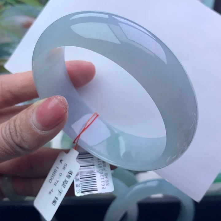 翡翠手镯未镶嵌天然翡翠手镯