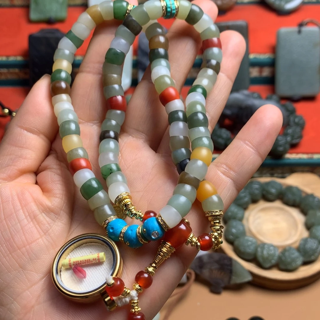 和田玉未镶嵌颈饰?**。