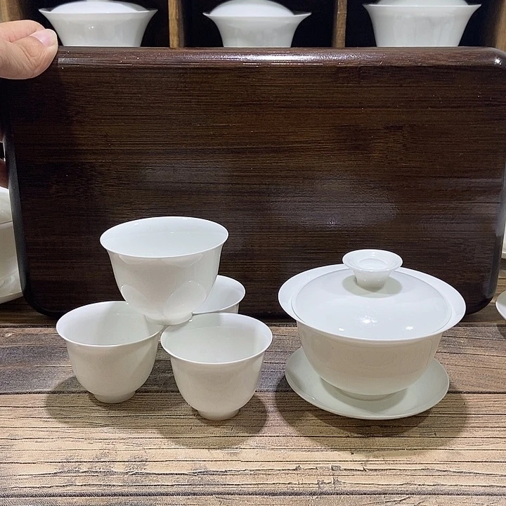 奈***何骨瓷3.4盖碗盖下约110ml+3铃铛杯40ml+雅心杯60ml