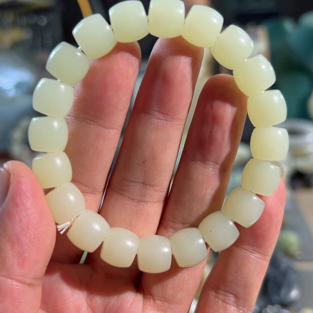 和田玉未镶嵌手串且末金山料