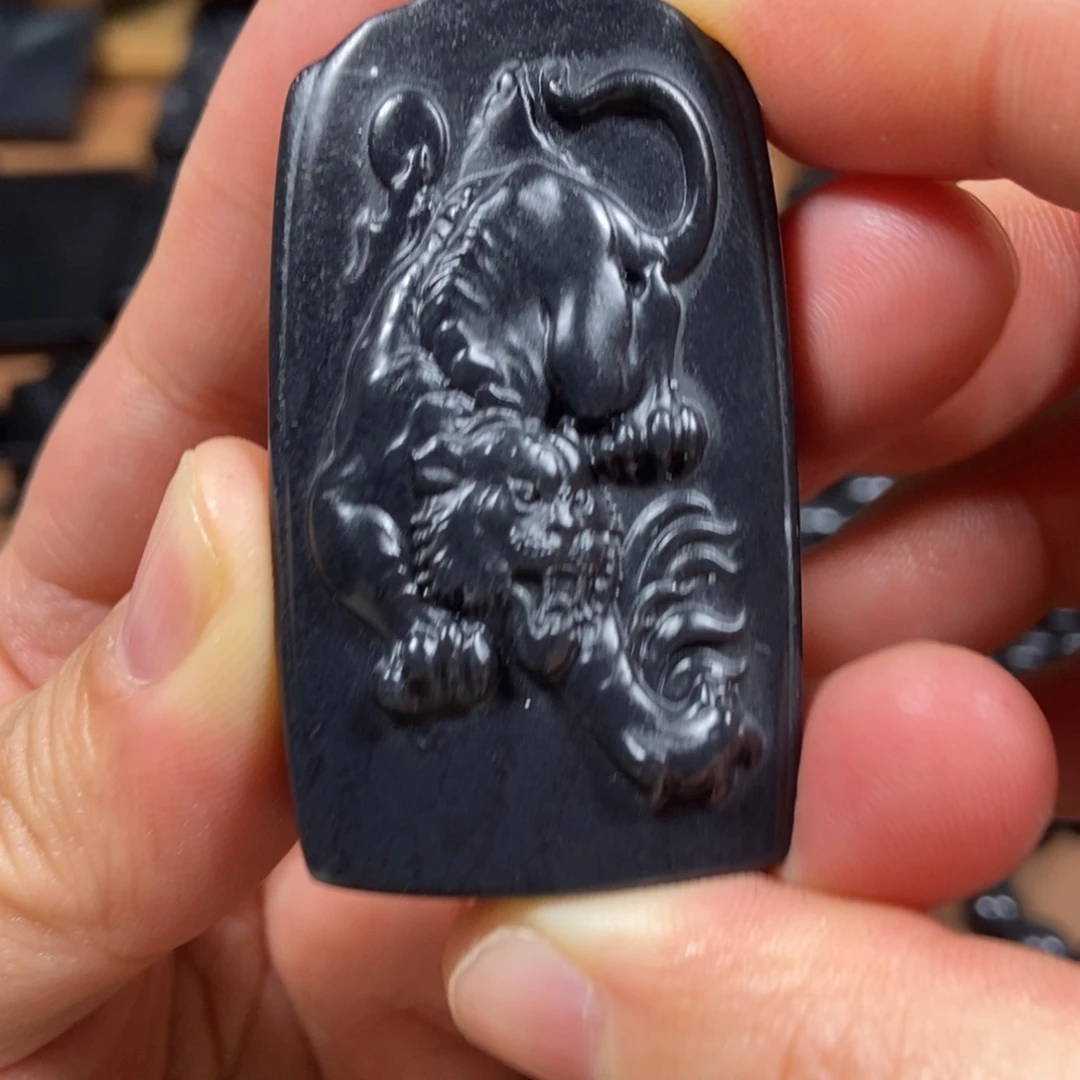 和田玉（墨玉）未镶嵌手链