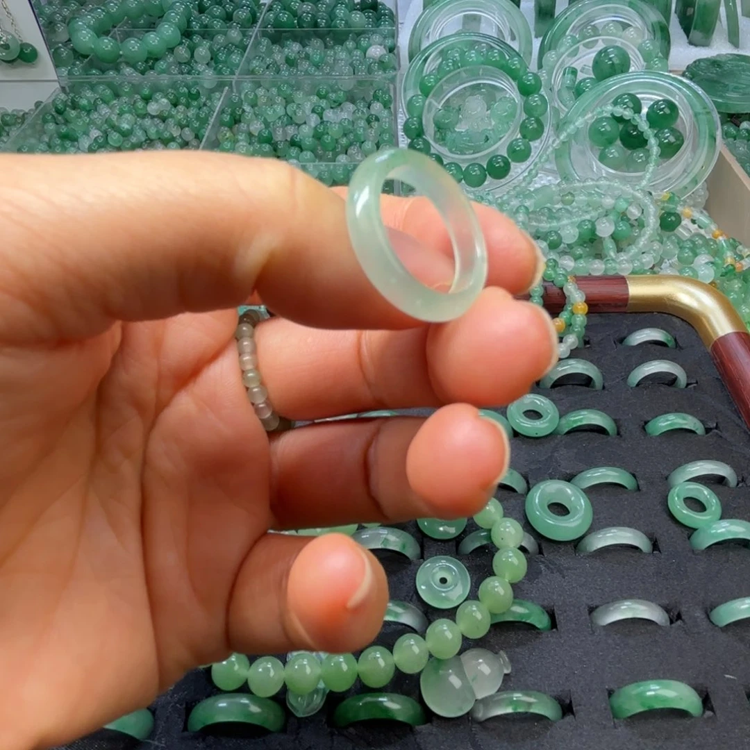 石英质玉（非洲翠）未镶嵌戒指  珠子  手镯戒指
