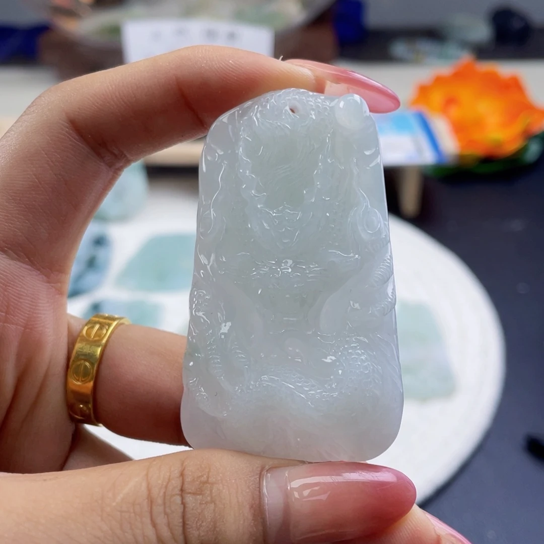 翡翠未镶嵌颈饰天然翡翠龙牌
