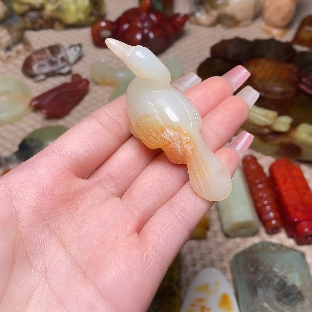 蛇纹石玉未镶嵌如图