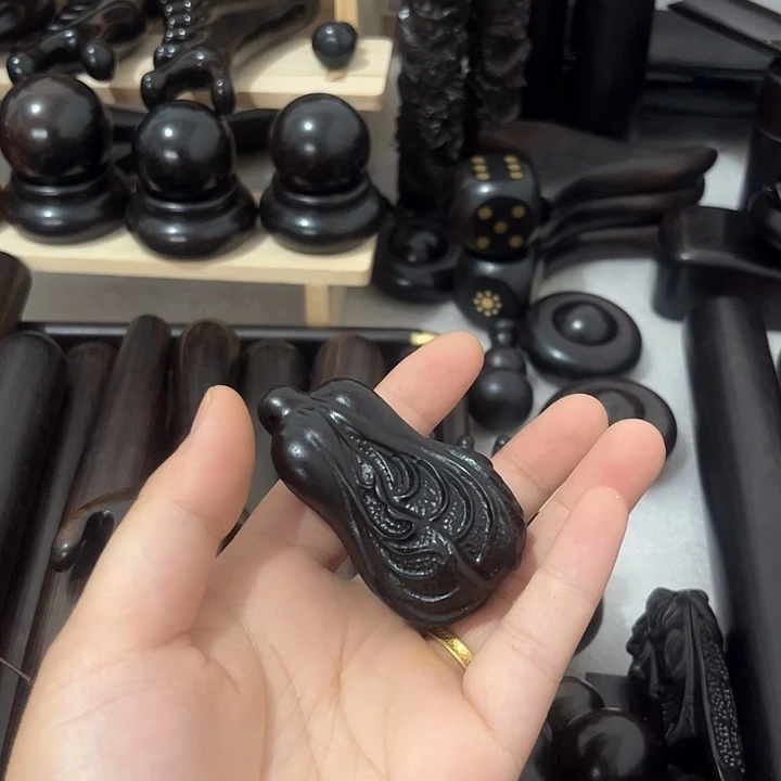 赵***安黑酸枝木类紫光檀白菜