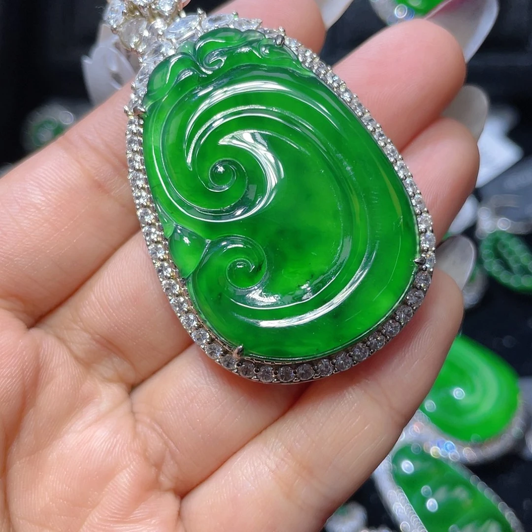 翡翠颈饰银S925镶嵌翡翠