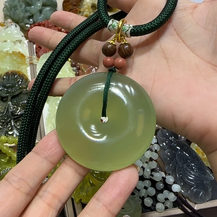 未镶嵌蛇纹石玉吊坠风***雨