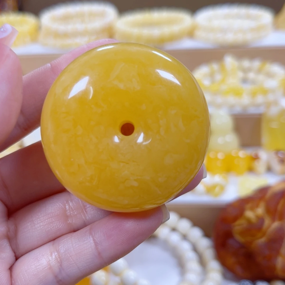 琥珀未镶嵌颈饰天然蜜蜡