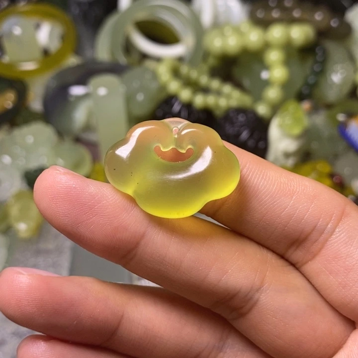 岫玉岫玉颈饰未镶嵌