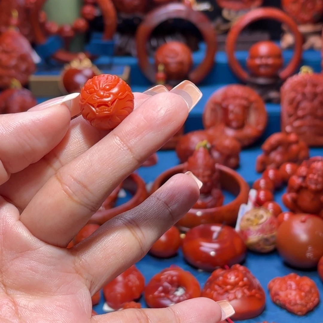 未镶嵌雕刻南红玛瑙