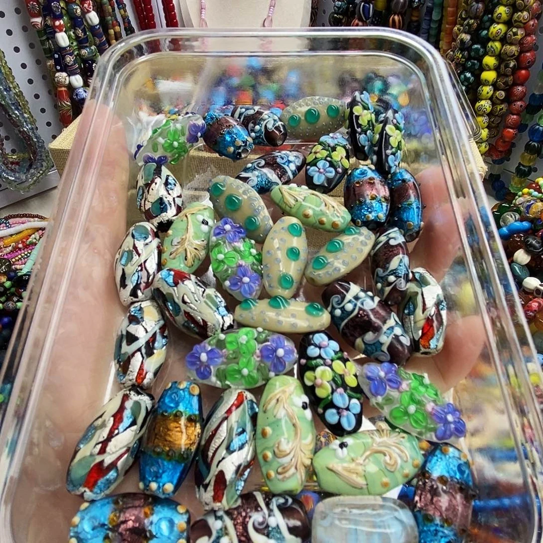 颈饰琉璃意料单颗12元，081