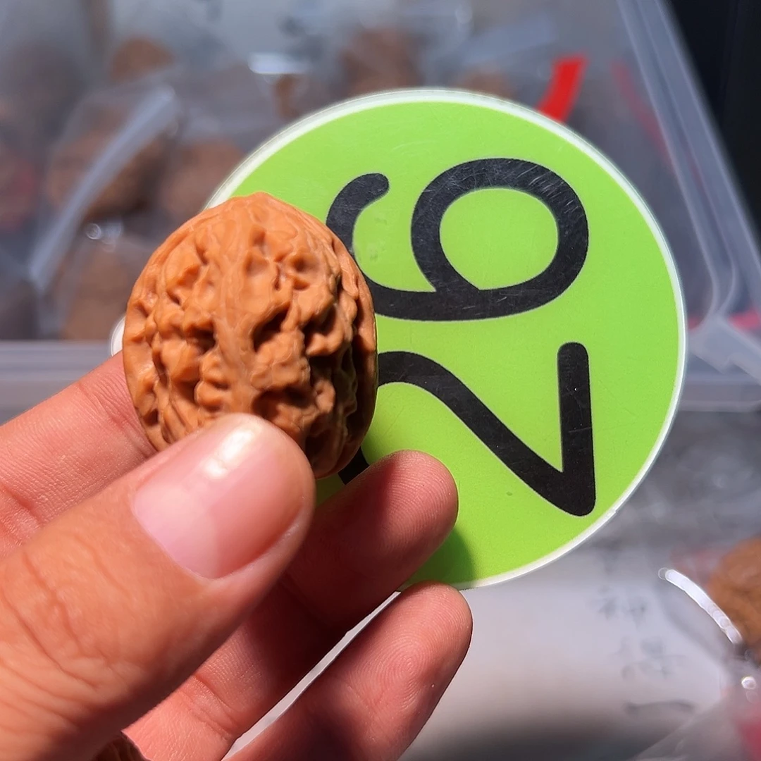 ***文玩核桃，绿色26号