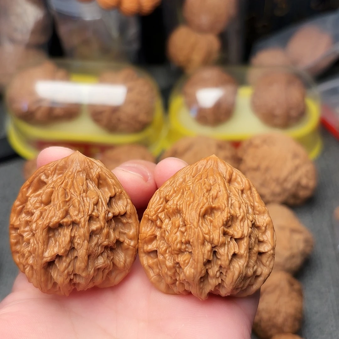 文玩核桃吊坠麦虎