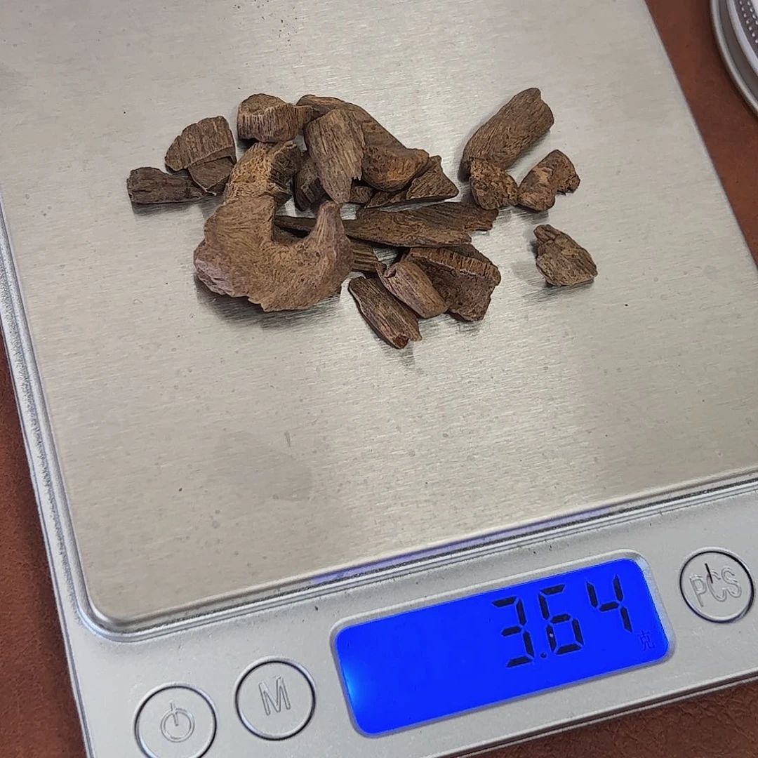 沉香碎屑沉香 莱特 重,3.64g