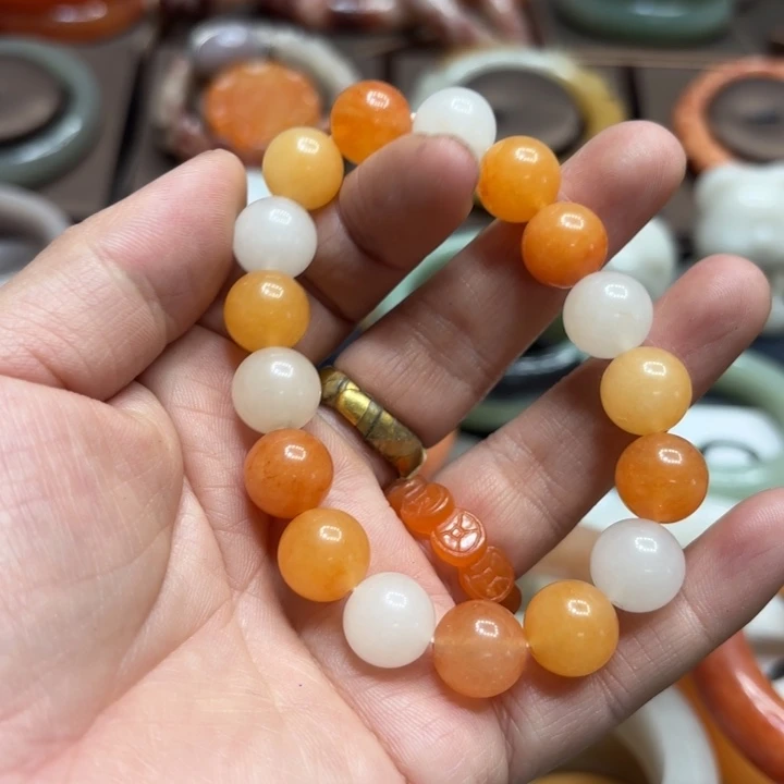 石英岩玉合金颈饰