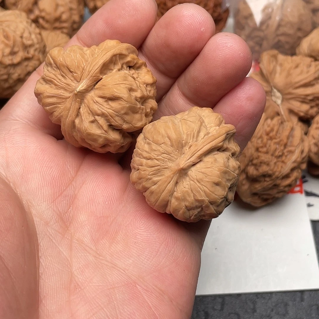 文玩核桃吊坠阿**n一根筋