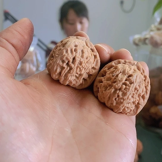 【闪购商品】把件文玩核桃34白狮子迷你