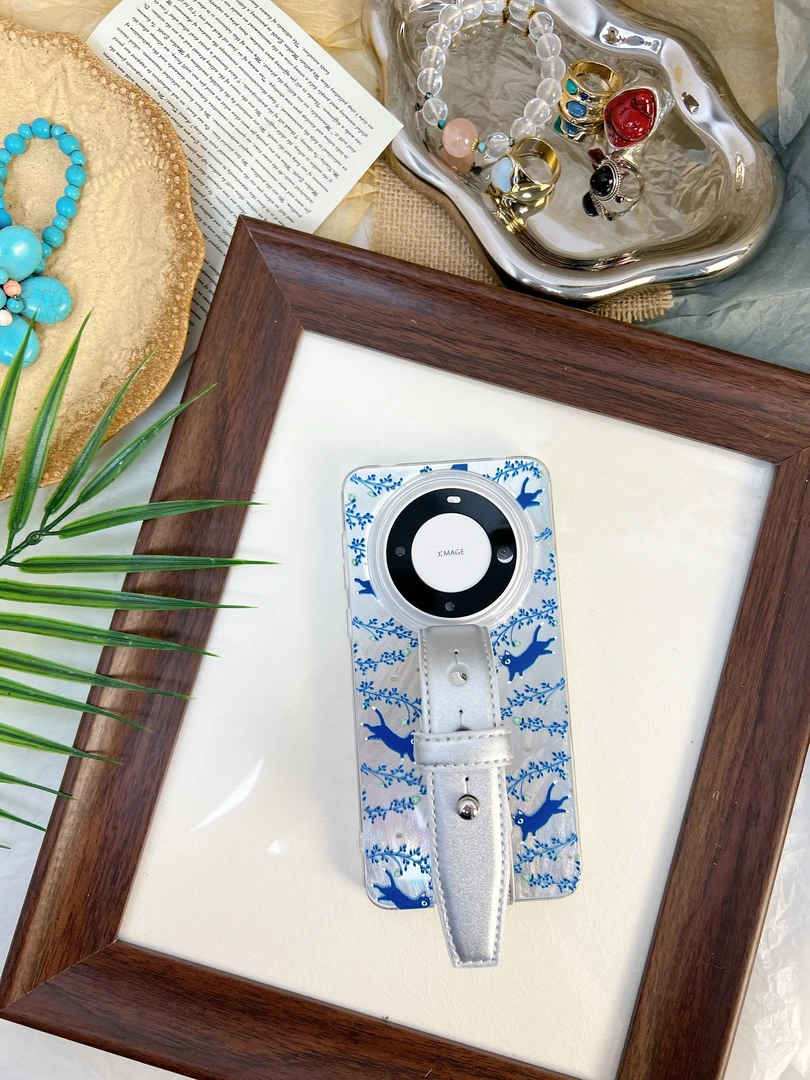 品申原创羽纱蓝色小猫豆豆钉皮质腕带适用华为mate70pro手机壳