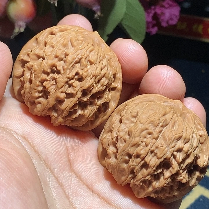 【闪购商品】文玩核桃吊坠k****王皇家正圆