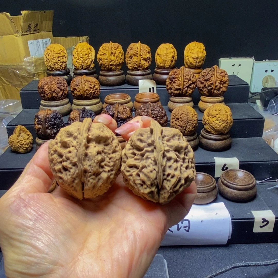 吊坠文玩核桃霸王滚尤45