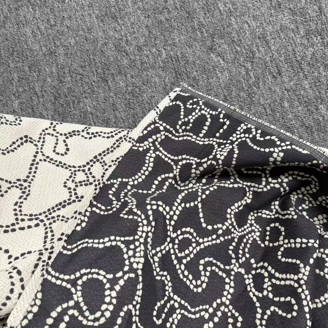 18*2日单无印汉麻双面几何撞色沙发巾地垫