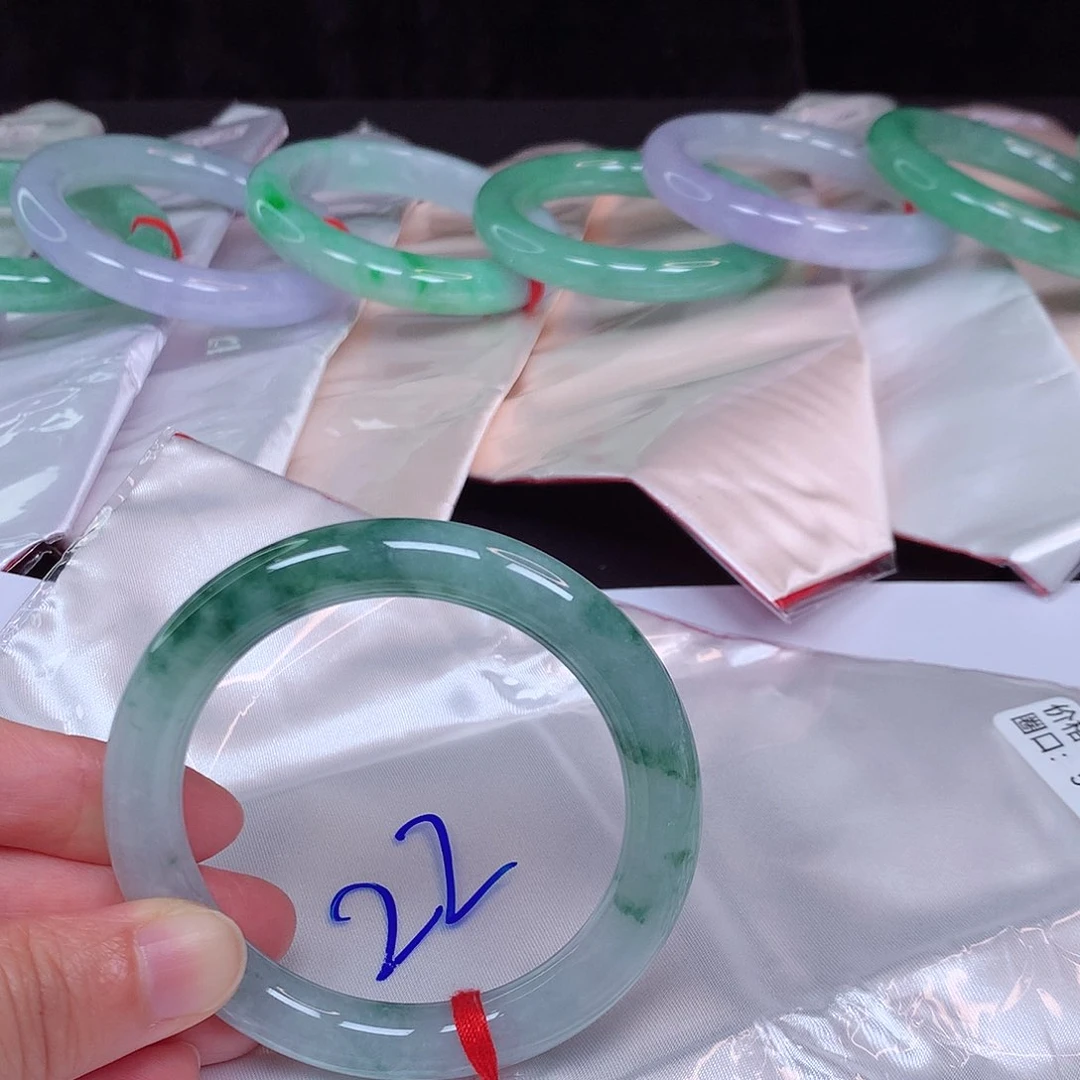 翡翠手镯未镶嵌翡翠手镯56