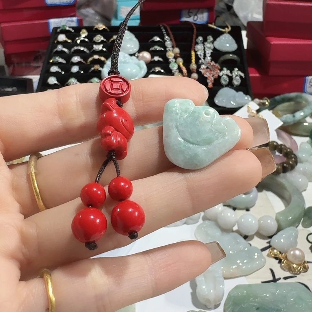 彼***花翡翠未镶嵌颈饰5915瑕疵