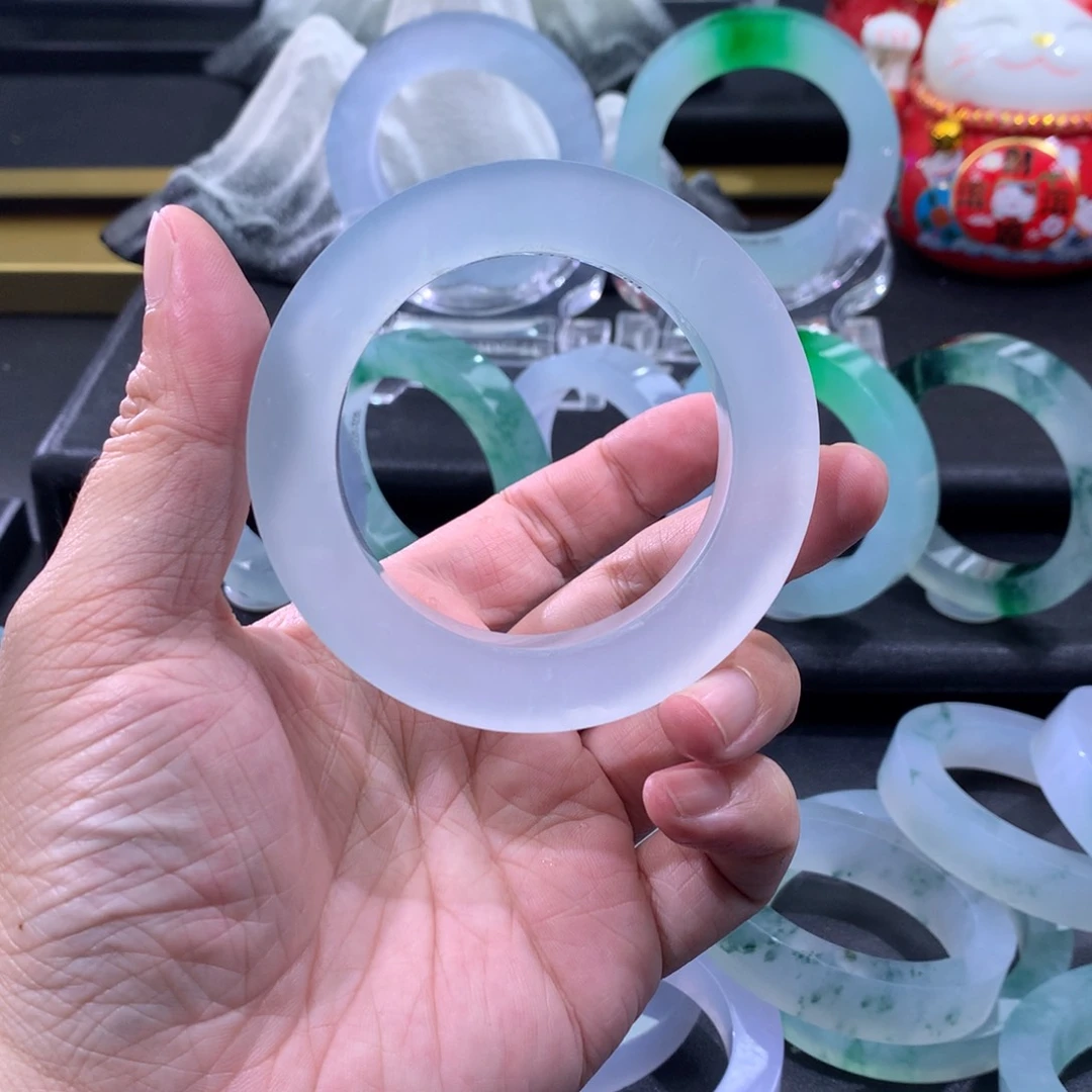 翡翠手镯未镶嵌翡翠毛胚