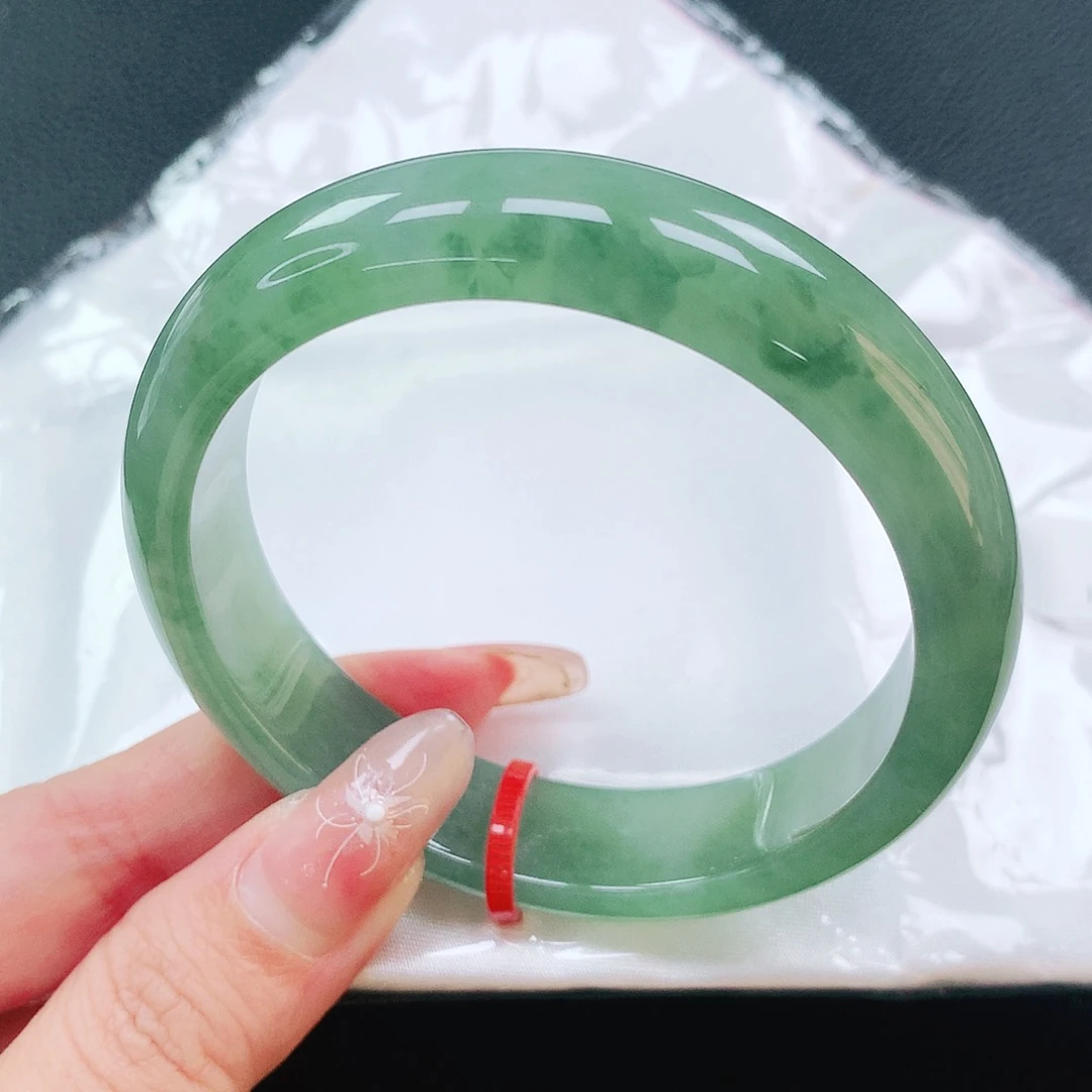 翡翠手镯未镶嵌57圈