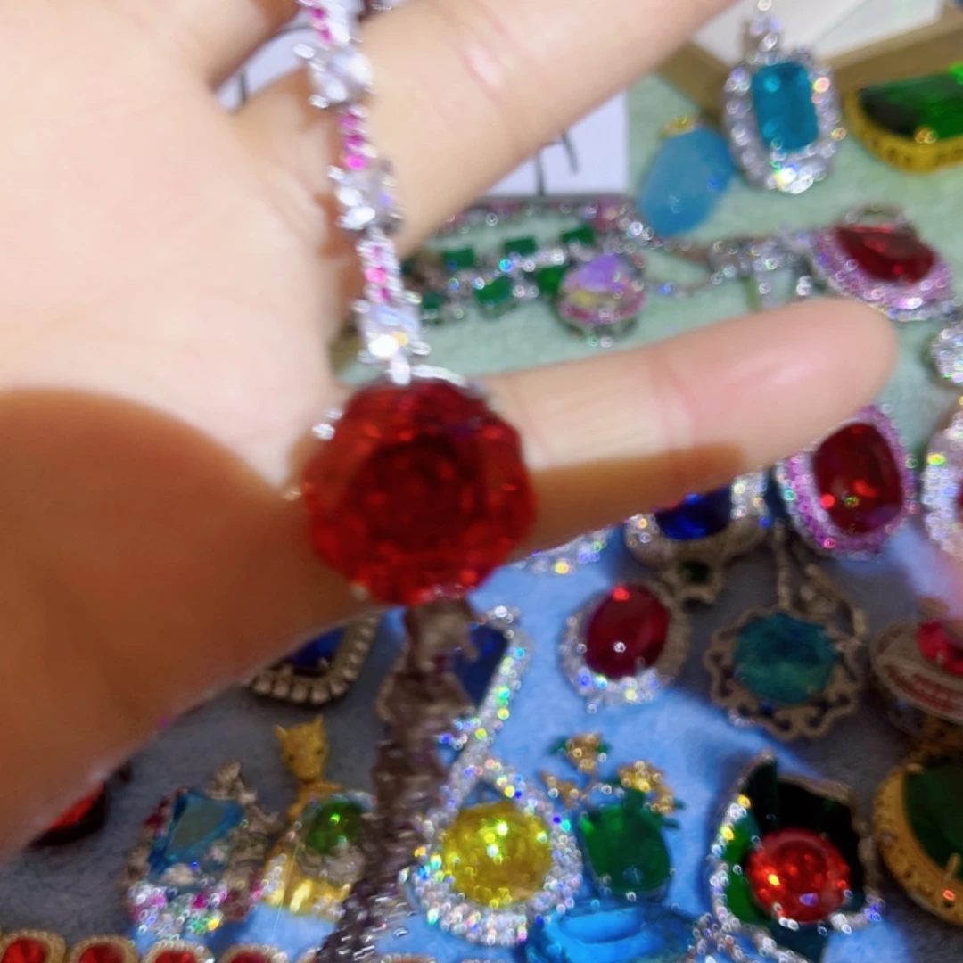 花岗石钨金璀璨夺目