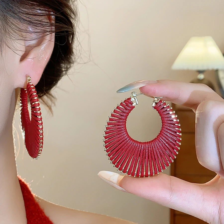 合金耳饰 红色镂空耳扣高级感轻奢个性耳钉独特百搭耳圈耳环耳饰