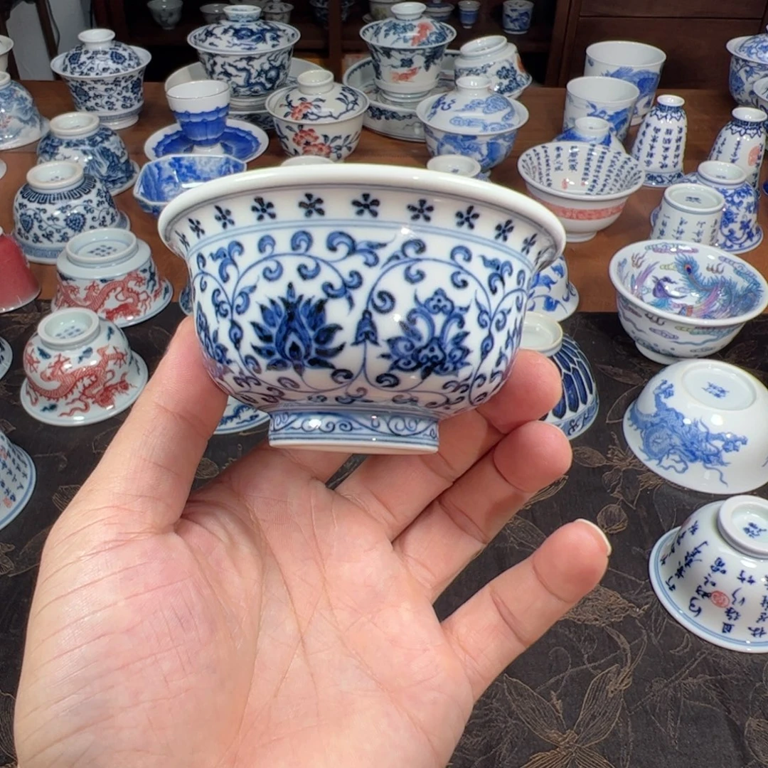 青花缠枝莲压手杯