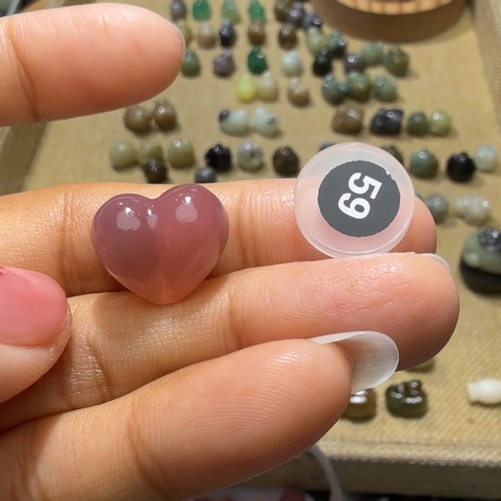 和田玉未镶嵌珠宝奇石