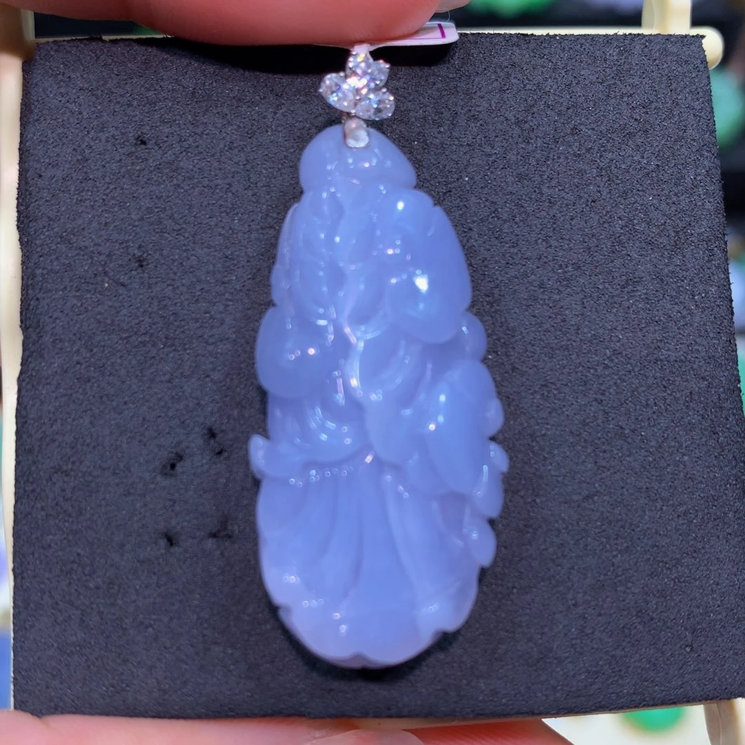 翡翠18K金镶嵌颈饰翡翠