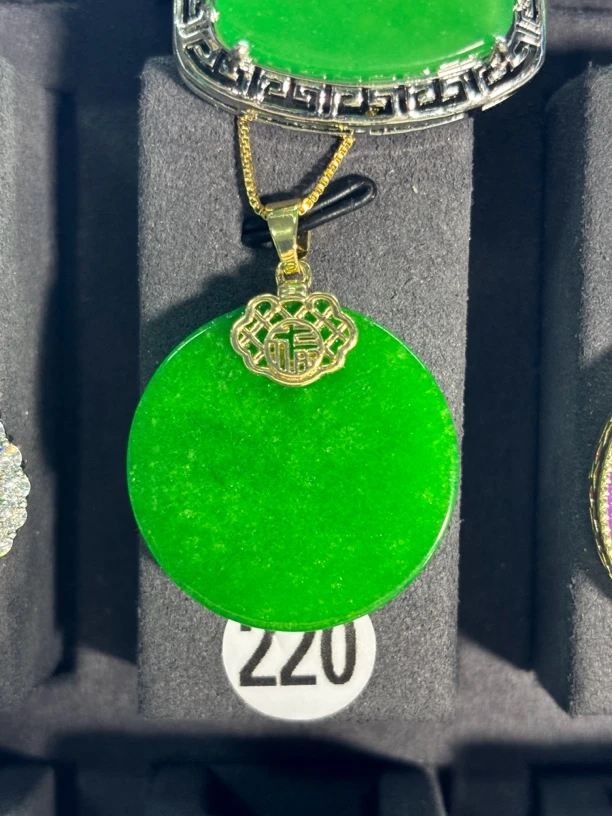 天然缅甸翡翠A货经典大气时尚吊坠 220