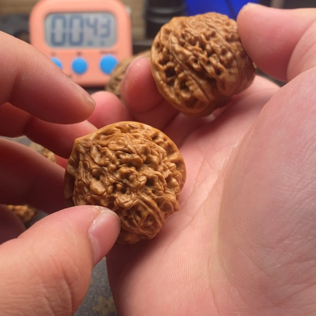 文玩核桃吊坠元宝