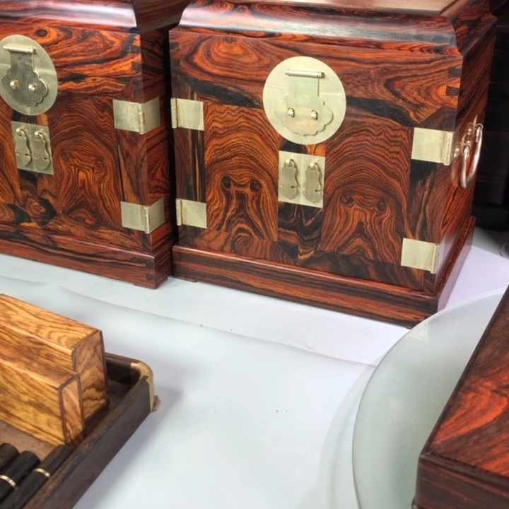 微凹黄檀（南美大红酸枝）蓝*25×18.5×25一对