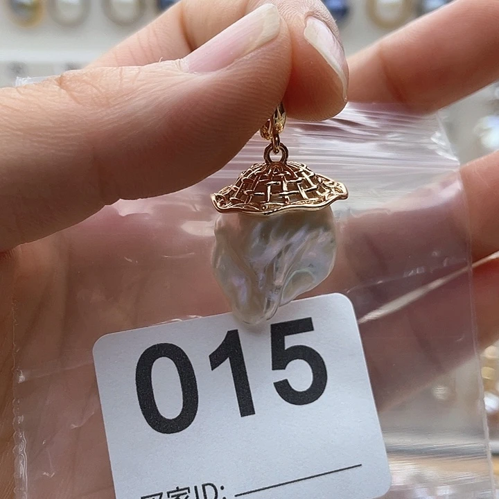 未镶嵌天然珍珠。  漏 漏 漏淡水珍珠