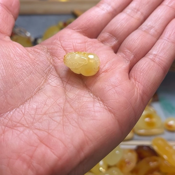 蜜蜡颈饰未镶嵌蜜蜡