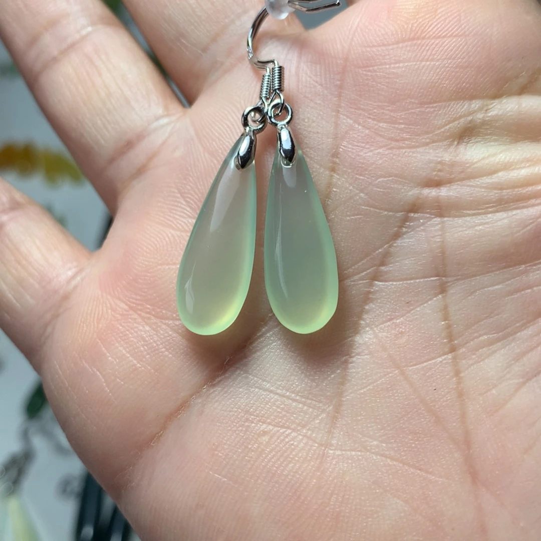 蛇纹石玉耳环未镶嵌小*?