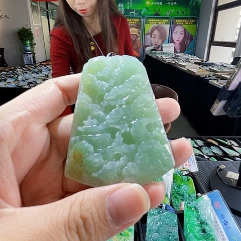 翡翠未镶嵌颈饰翡翠