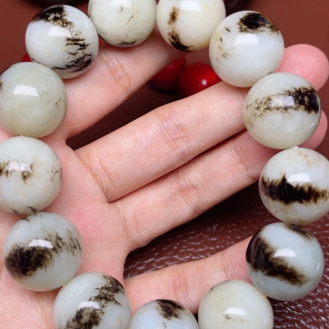 和田玉颈饰未镶嵌老*。