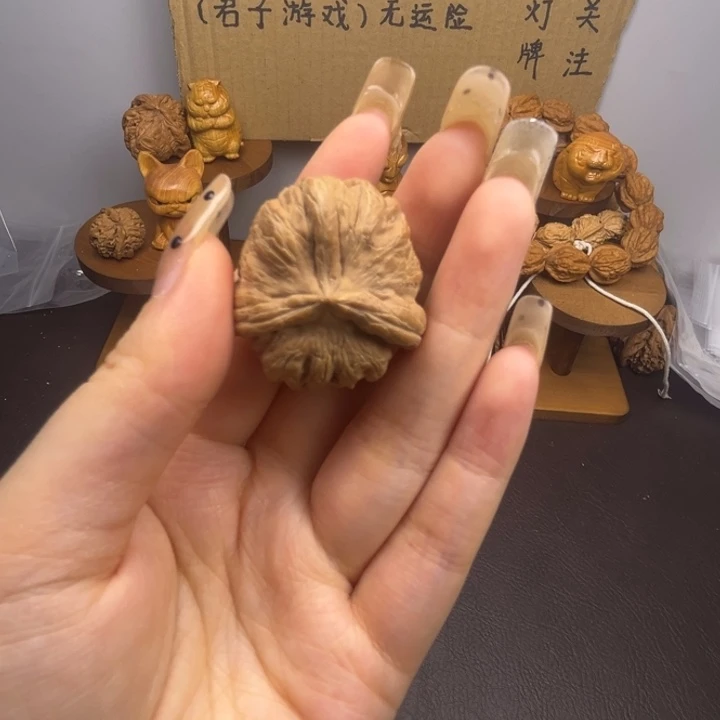 放***铁吊坠桃核三棱单只异型有瑕有黄