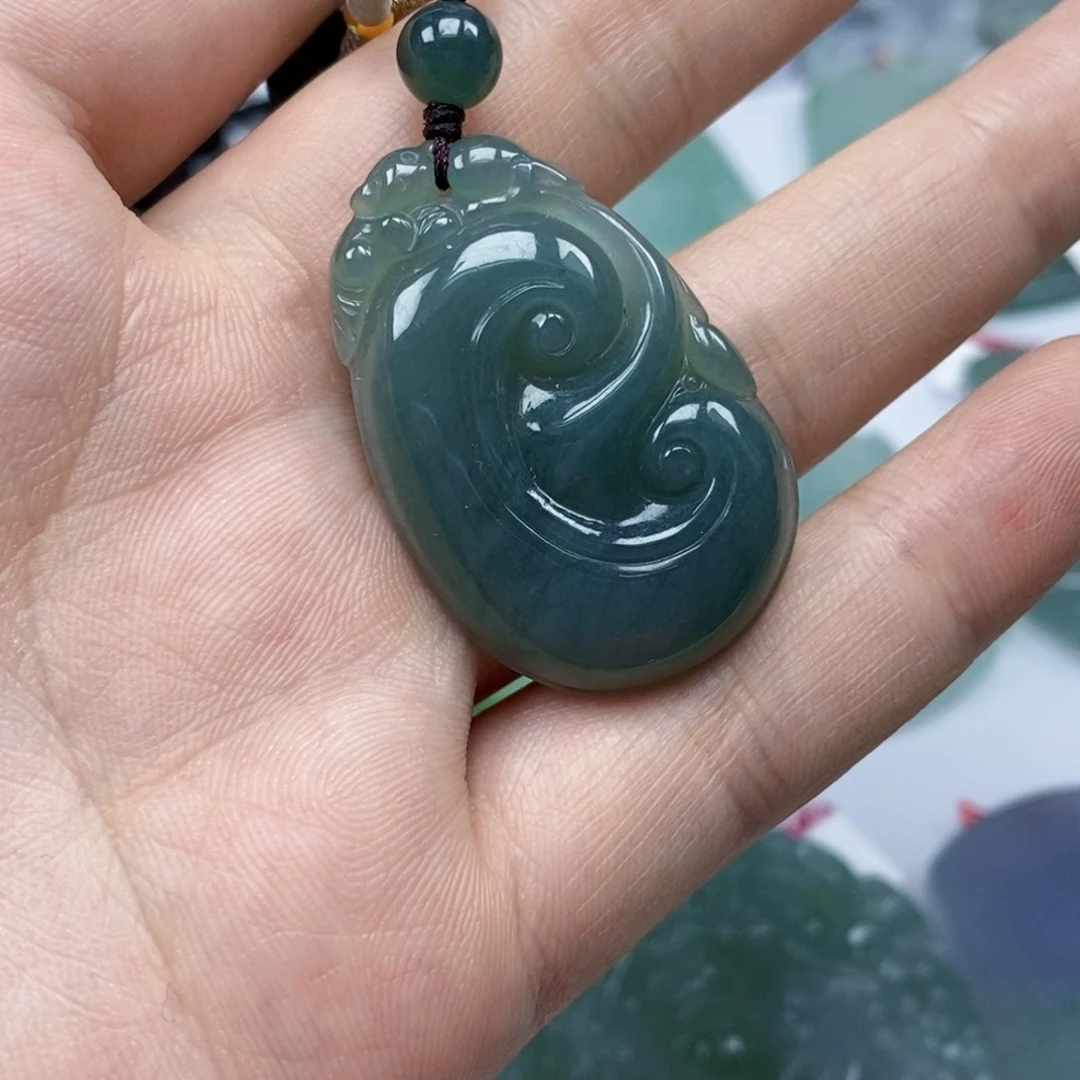 颈饰未镶嵌翡翠少*?翡翠吊坠