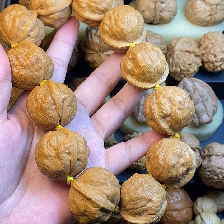 吊坠文玩核桃九**督铁鹦鹉