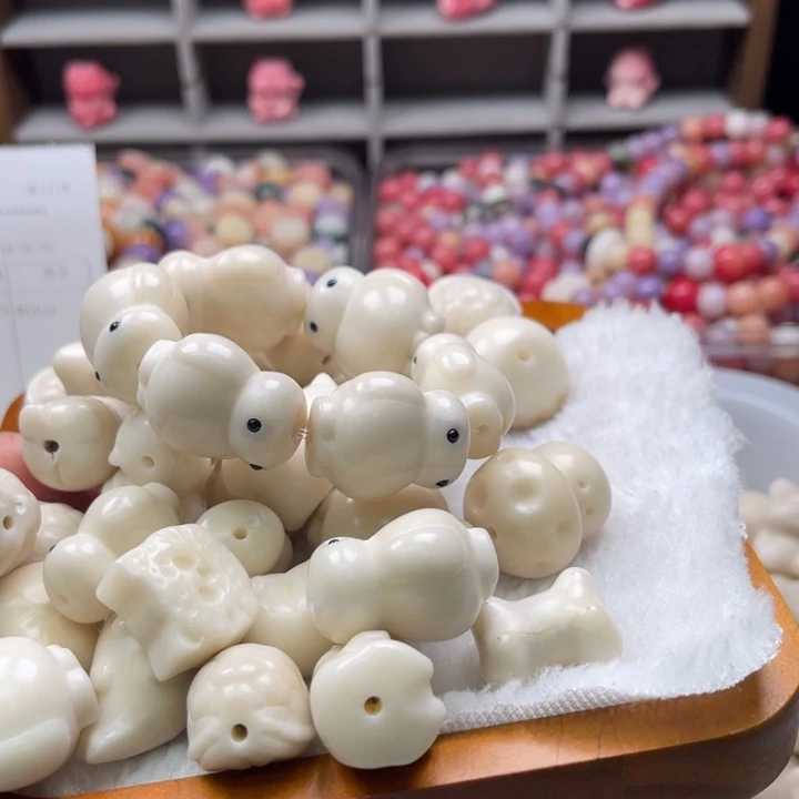 白玉菩提吊坠b15-25mm/6颗白象牙果瑕